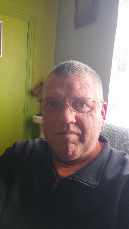 Xavier  47 ans Balaruc le Vieux