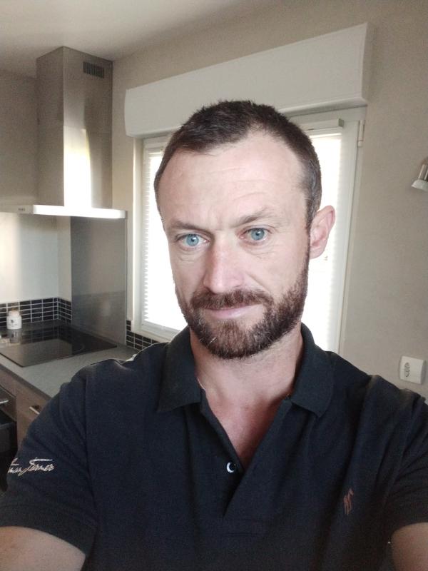 Vince 45 ans Couternon