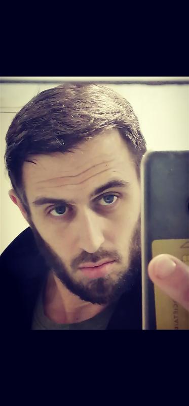 Corentin  37 ans Mauves
