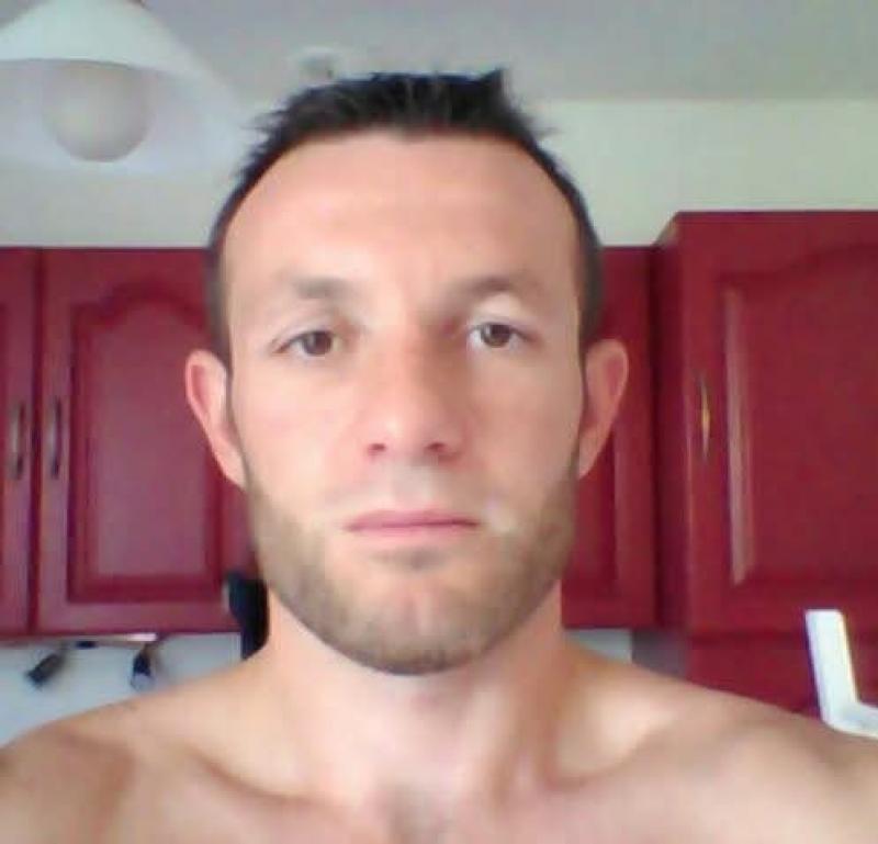 Julien  38 ans Bassu
