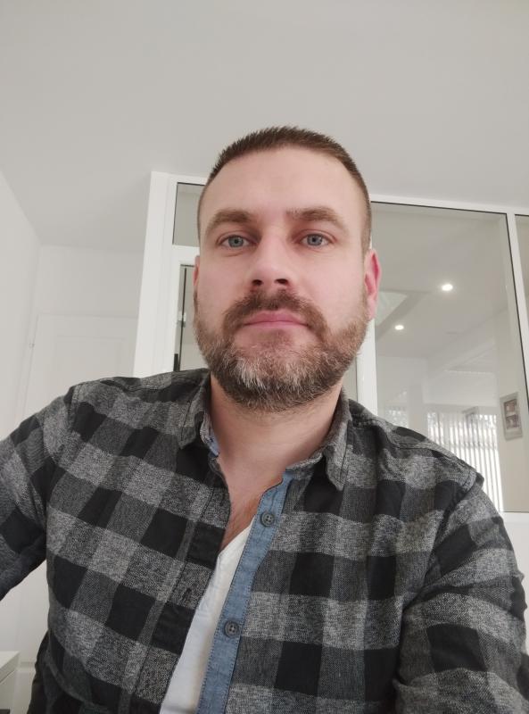 Thomas  40 ans Monceaux