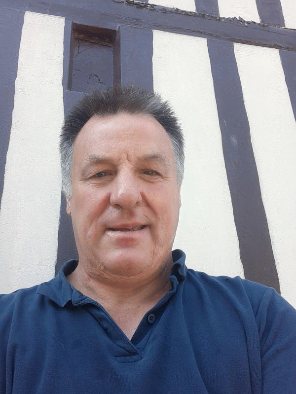 Éric  51 ans Yerville