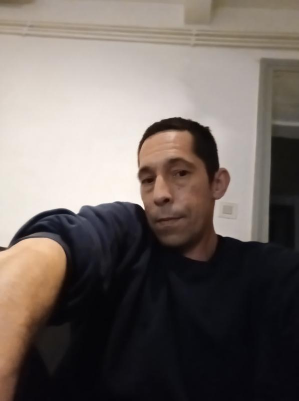 Jean Yves  41 ans Montbrison