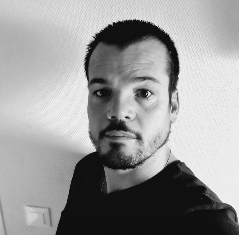 Alex 45 ans Anglure