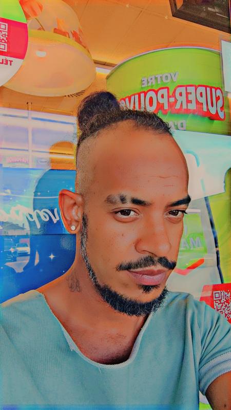 Yoan 37 ans Marseille