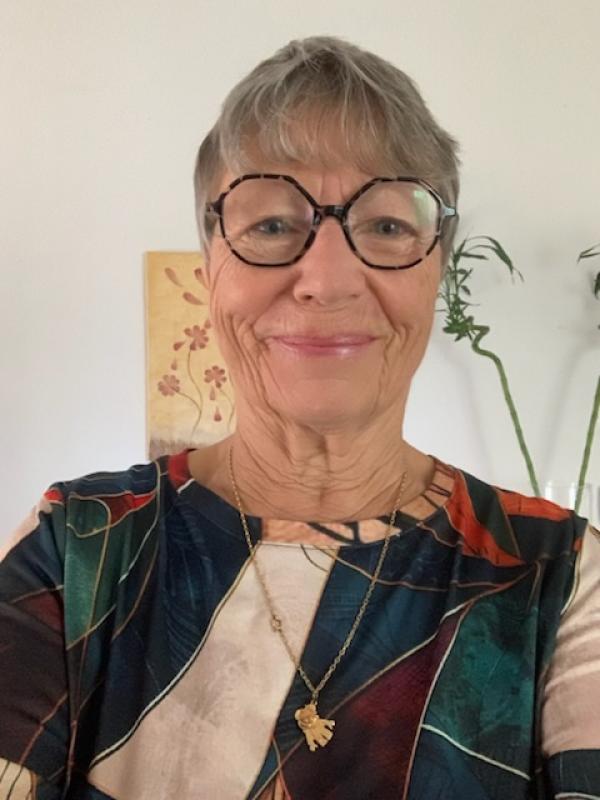 Annie 76 ans Ambarès et Lagrave