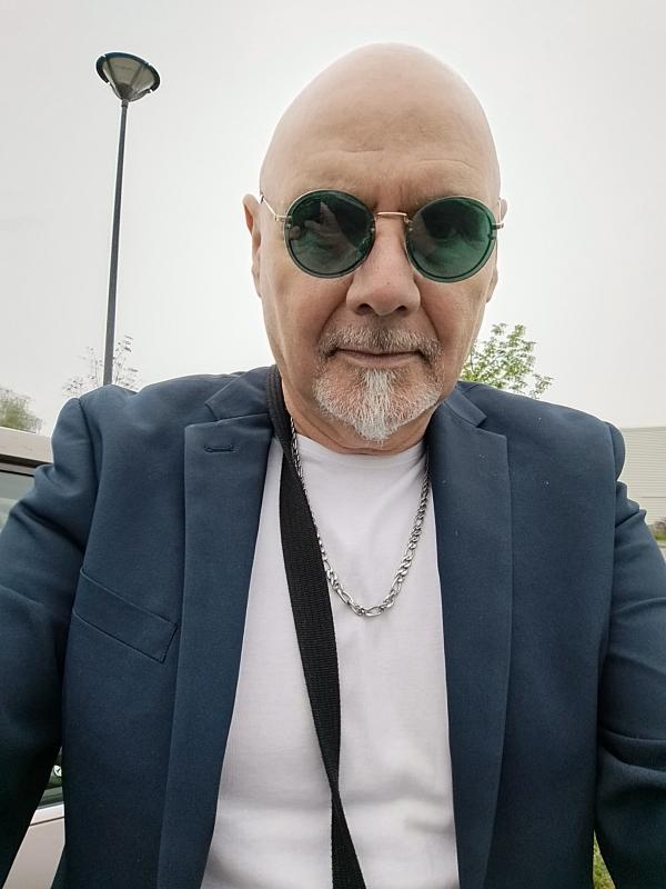 Dominik 65 ans Châlons en Champagne