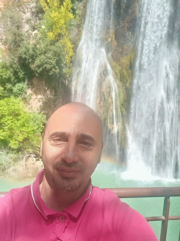 Bougui 47 ans Cadenet