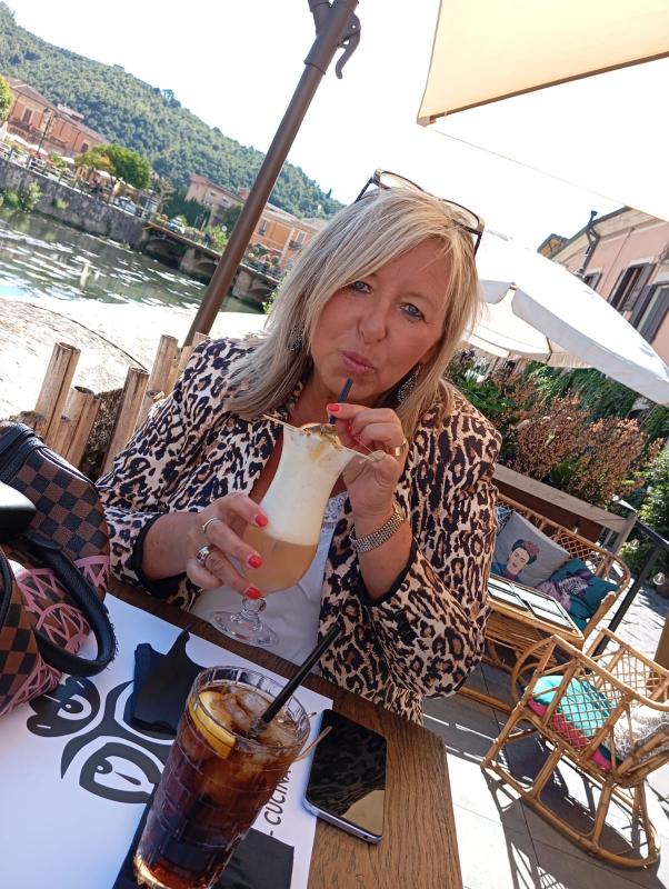 Marierose 37 ans Bages