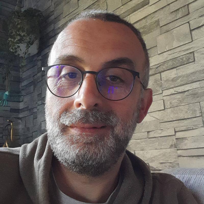 bogoss77 47 ans Saint Ouen des Alleux
