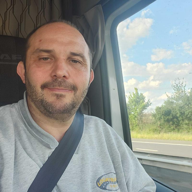 Eric 44 ans Sérilhac