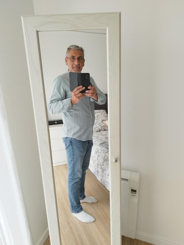 Carlos  55 ans Luzarches
