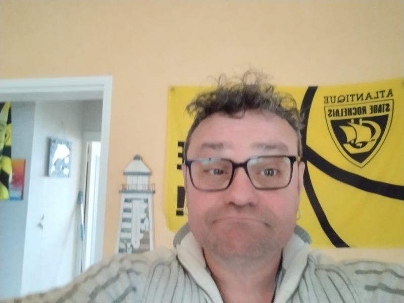 sylvain  52 ans Magné