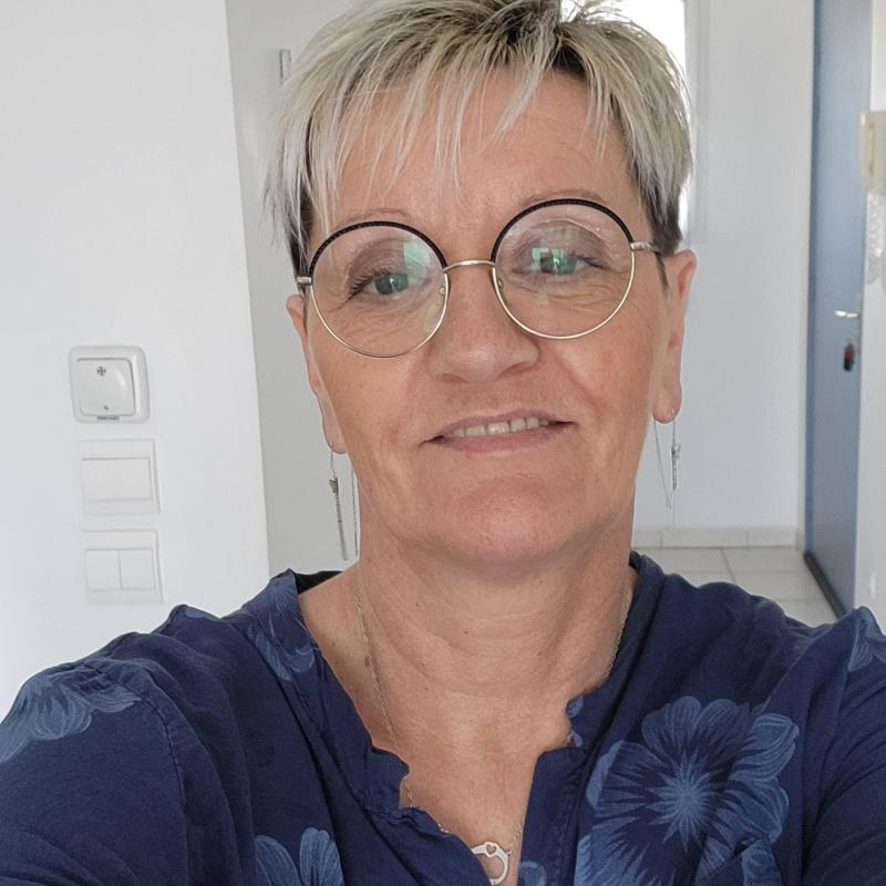 Sandrine 57 ans Rochy Condé