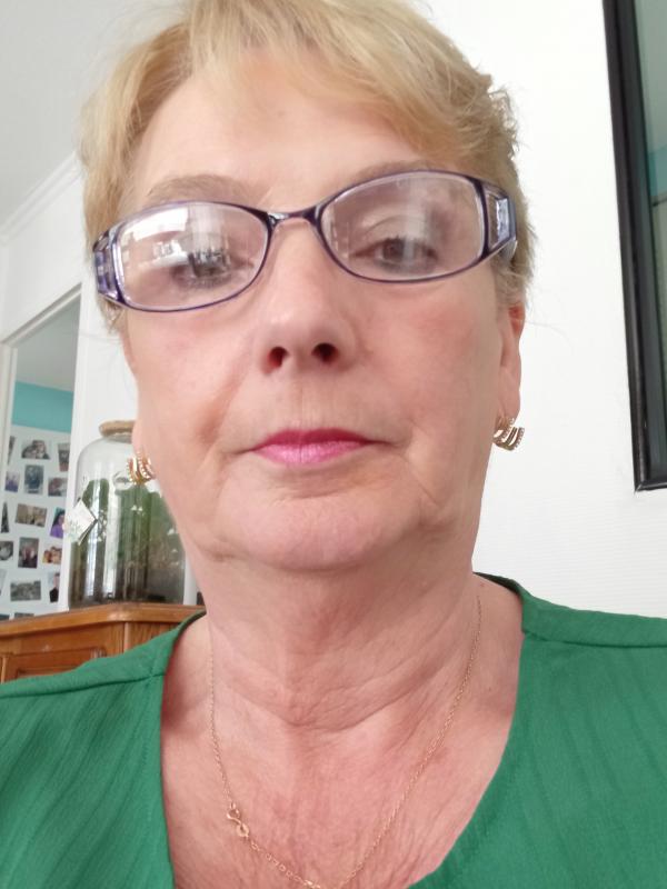 Lydie  72 ans Pont Saint Pierre