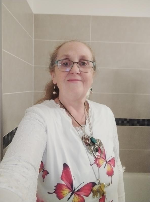 Béatrice  58 ans Bayonne