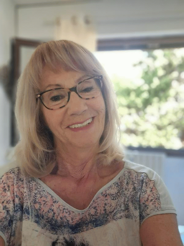 Joelle 77 ans La Napoule