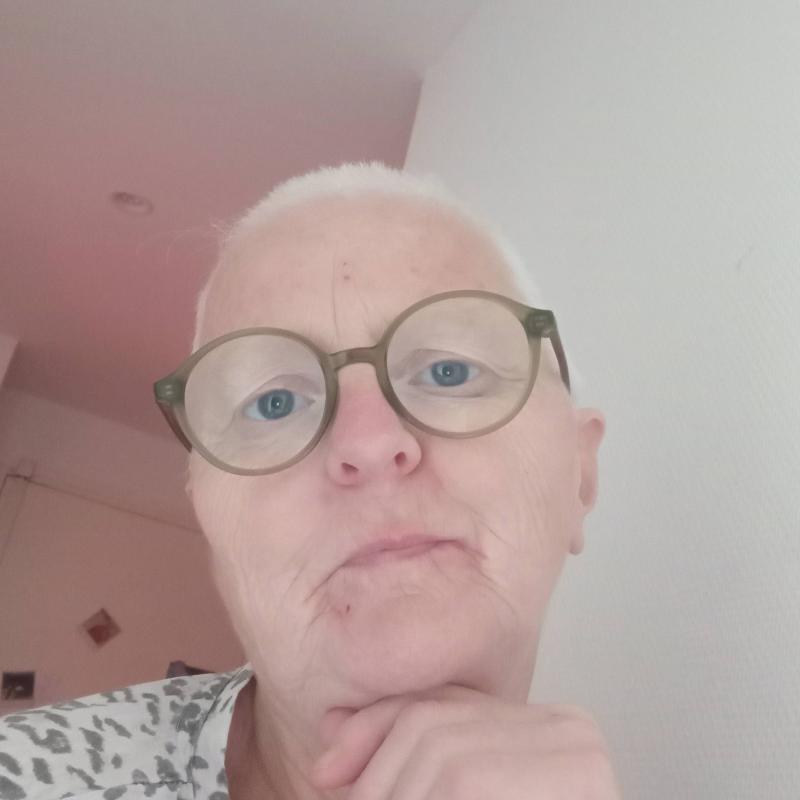 sissi13821 53 ans La Penne sur Huveaune