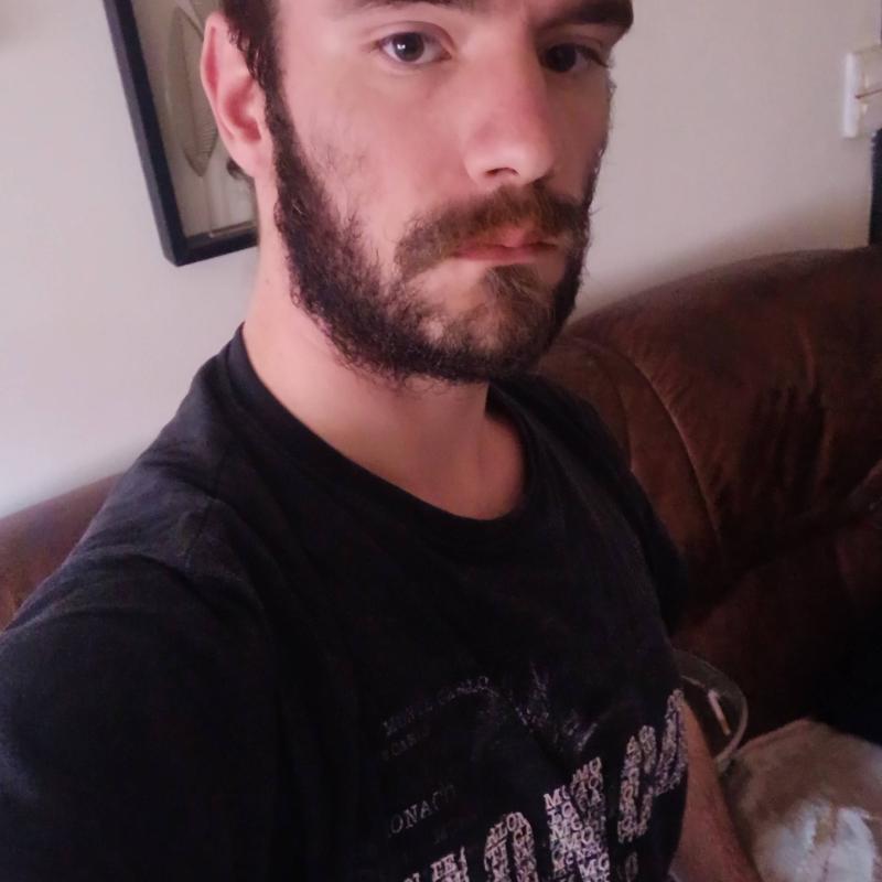 Gaetan 29 ans Merville