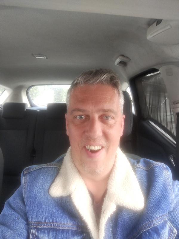 Livio 48 ans Villeneuve Tolosane