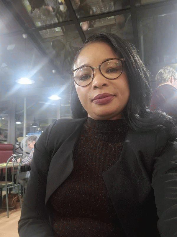 Fanny  40 ans Châlons en Champagne