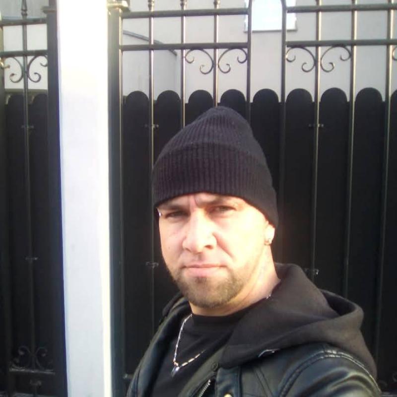 Benjamin 44 ans Calais