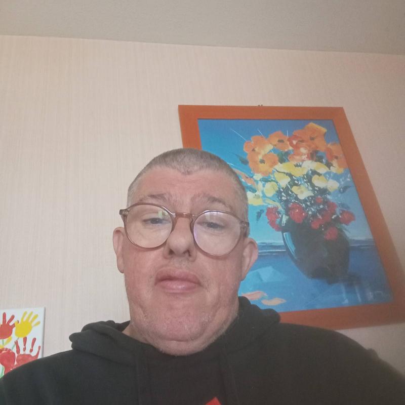 Cyril 48 ans Nancy sur Cluses