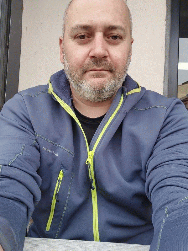 Nico 44 ans Montbazens