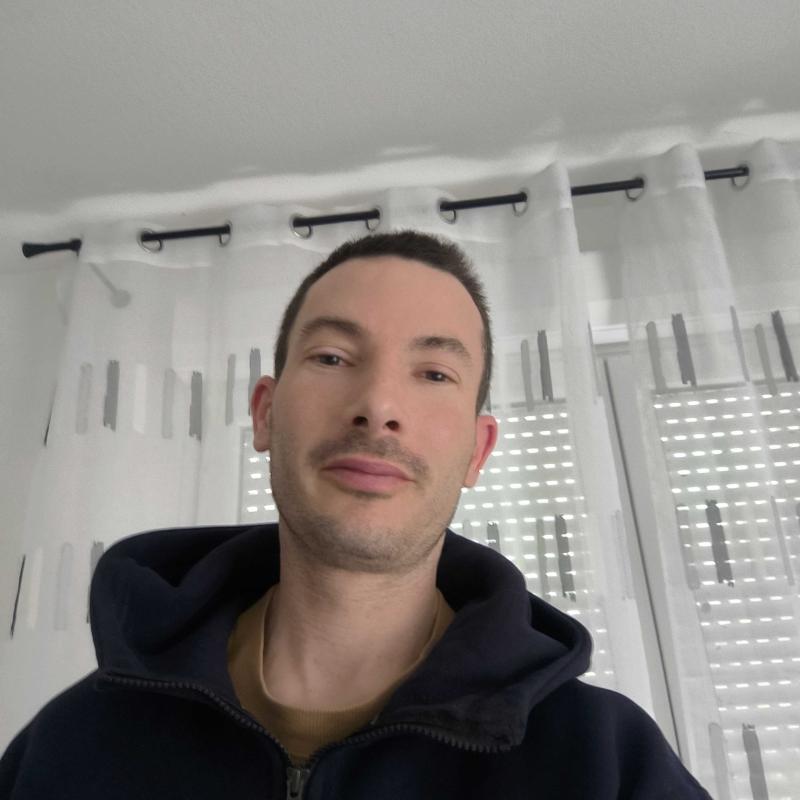 Florian  36 ans Parempuyre
