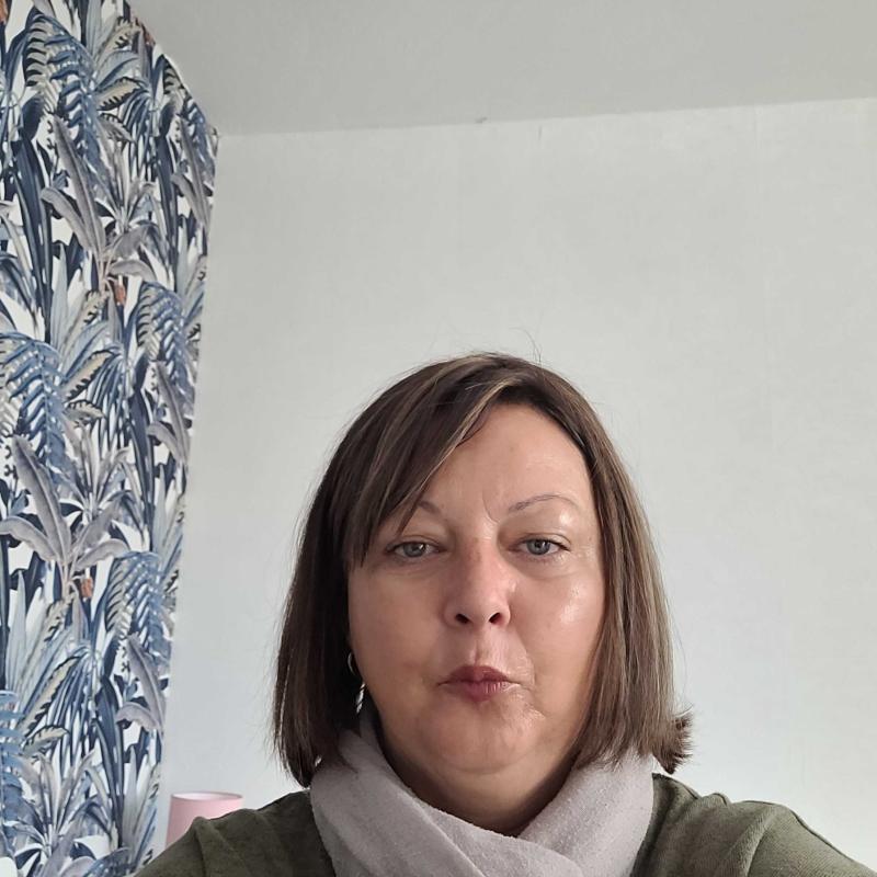 Sandra 52 ans Ostwald