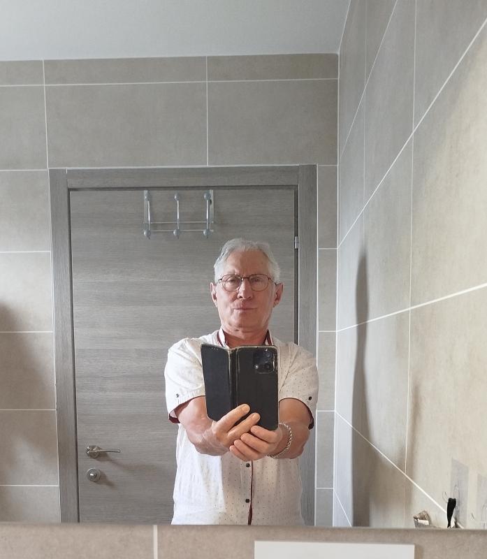 Gilles  68 ans Agde