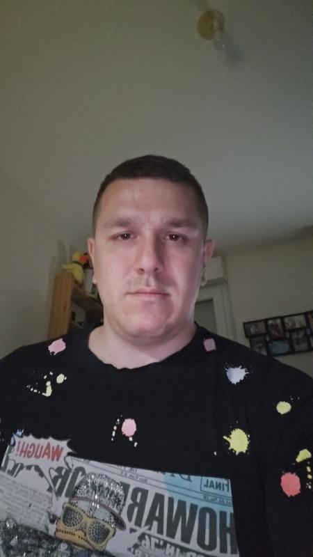 Kevin 34 ans Reims