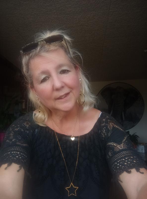 Christine  66 ans Saint Clément