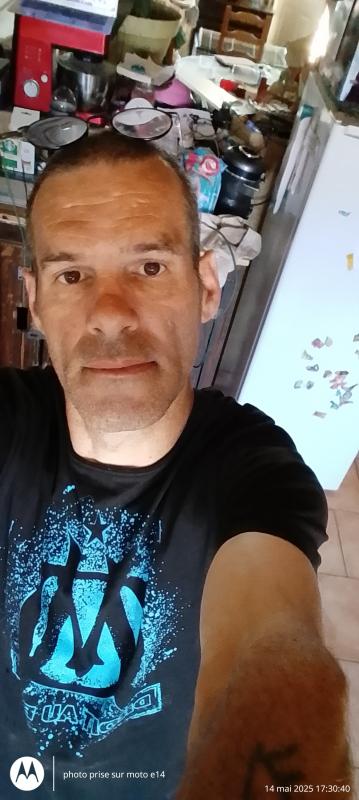 julien 46 ans Périgueux