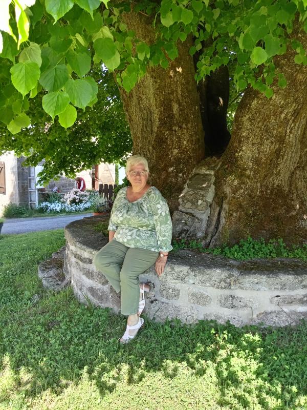 Lili  66 ans Bonnefond