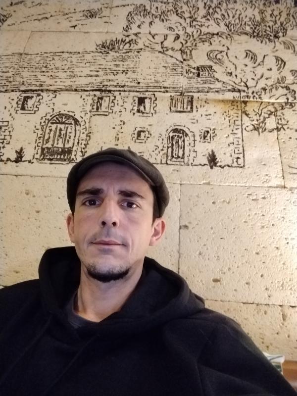 Alex 40 ans Saint Yrieix la Perche