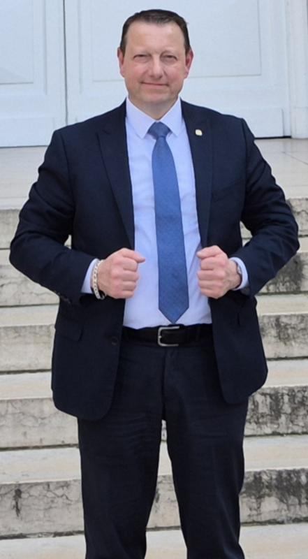 Richard 57 ans paris 5eme arrondissement