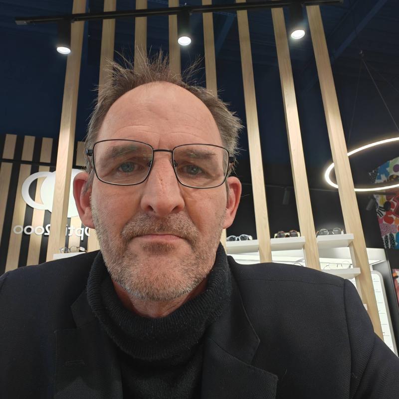 james49 51 ans Cholet