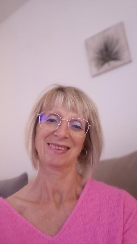 Lyne  58 ans Charleville Mézières