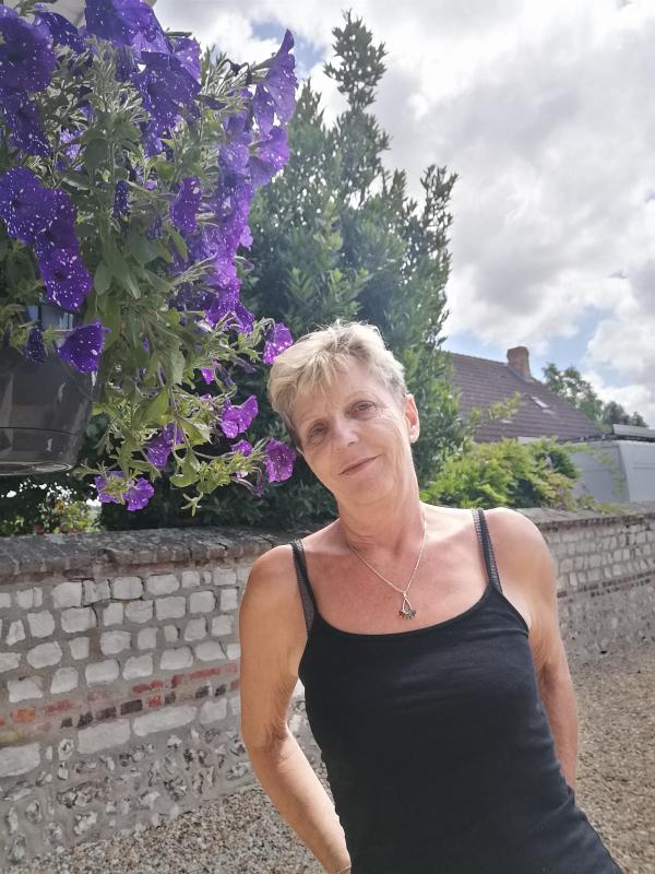 Veronika  65 ans Caudebec lès Elbeuf