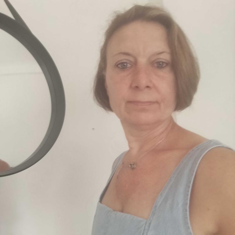 Sandra 49 ans Alligny Cosne