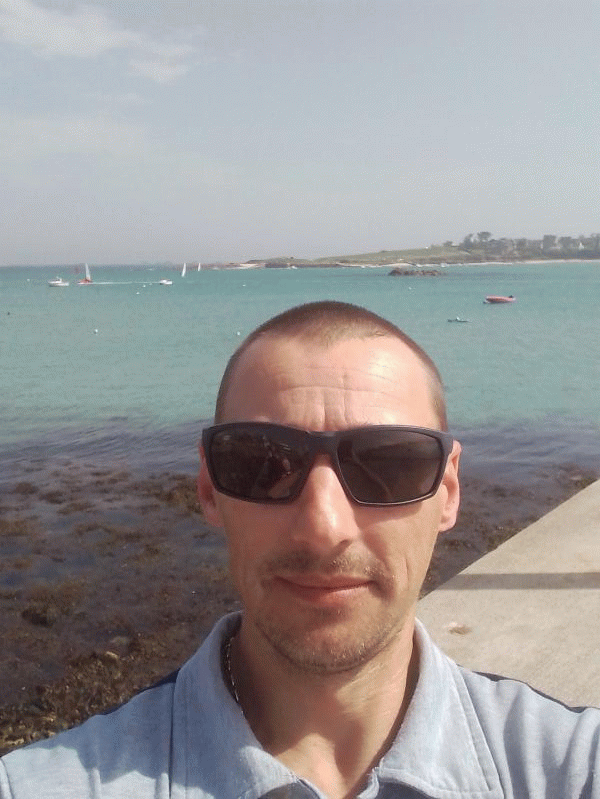 Julien  42 ans La Pallice
