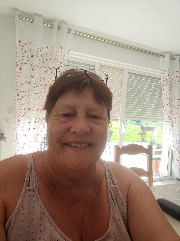 Nadine  62 ans Andevanne