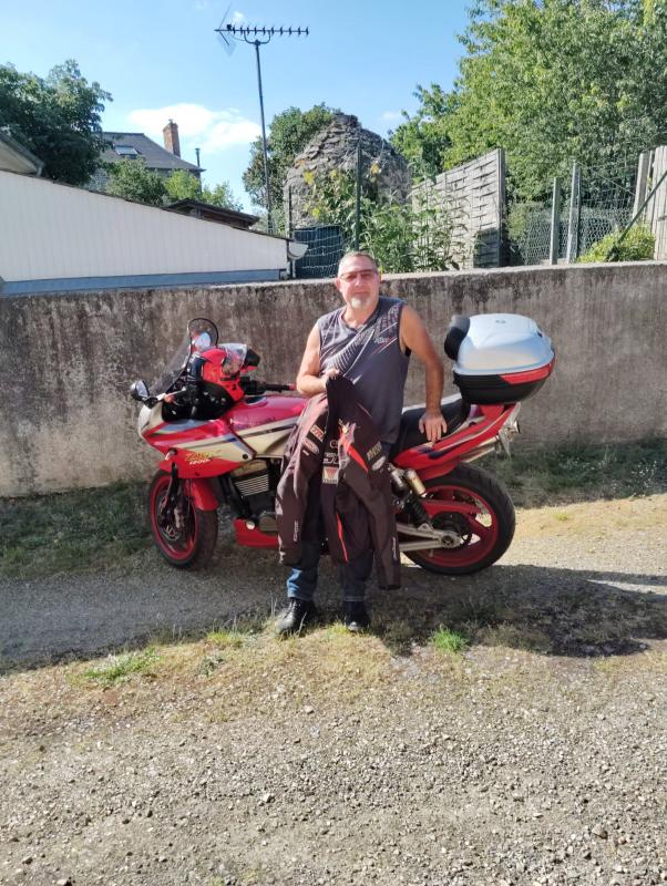 Xavier  64 ans Vannes