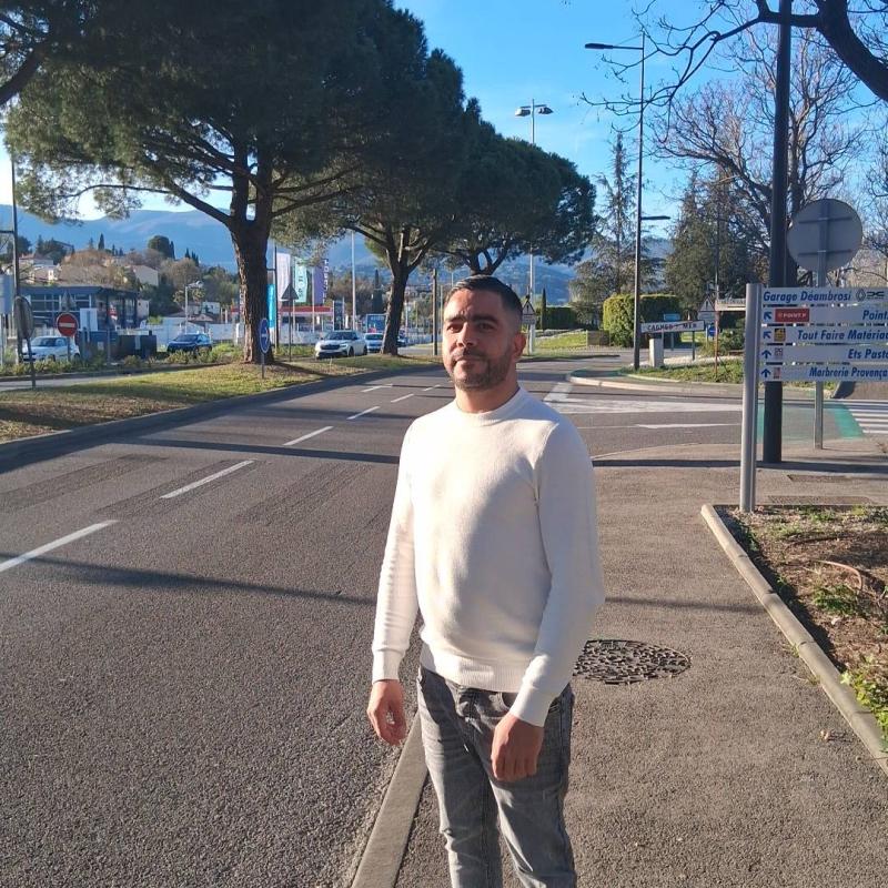 moha 33 ans Frans