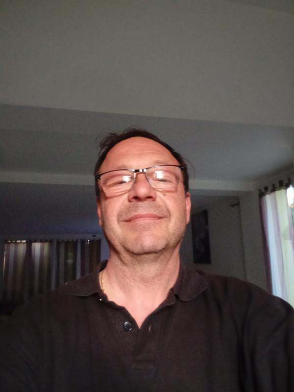 Olivier  55 ans Neuilly Plaisance