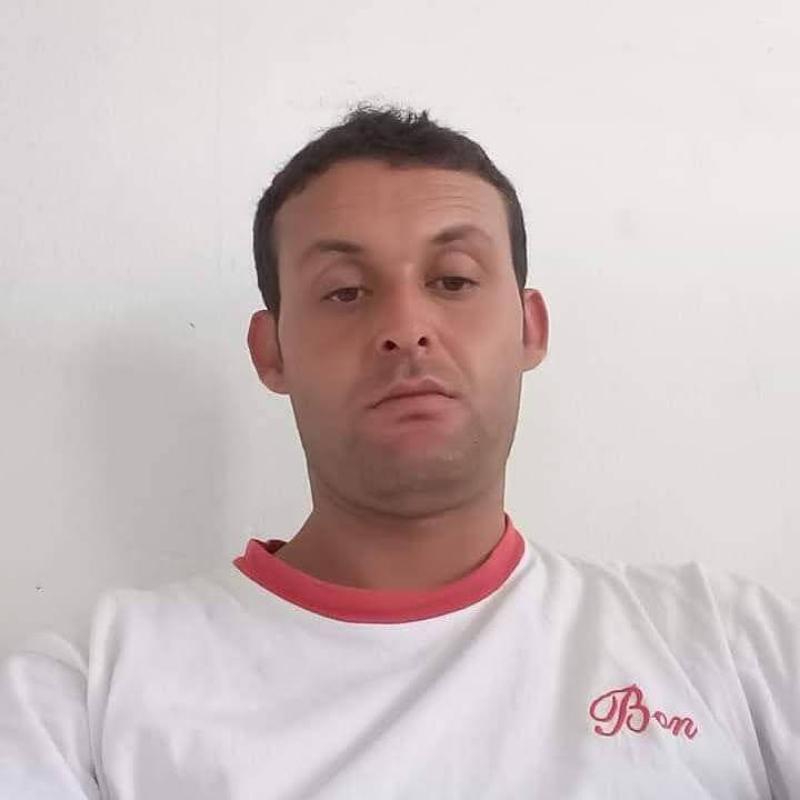 oualid 39 ans Creil