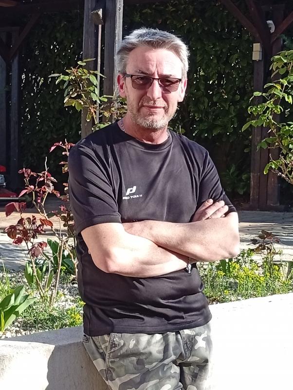 Cyril  51 ans Meyzieu