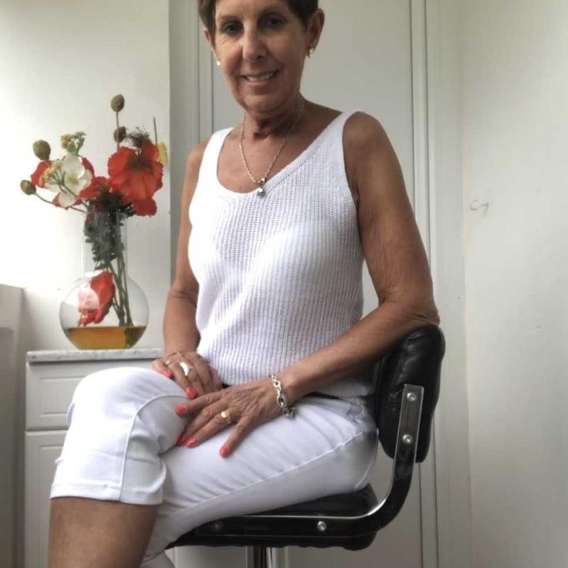 martine 74 ans Istres