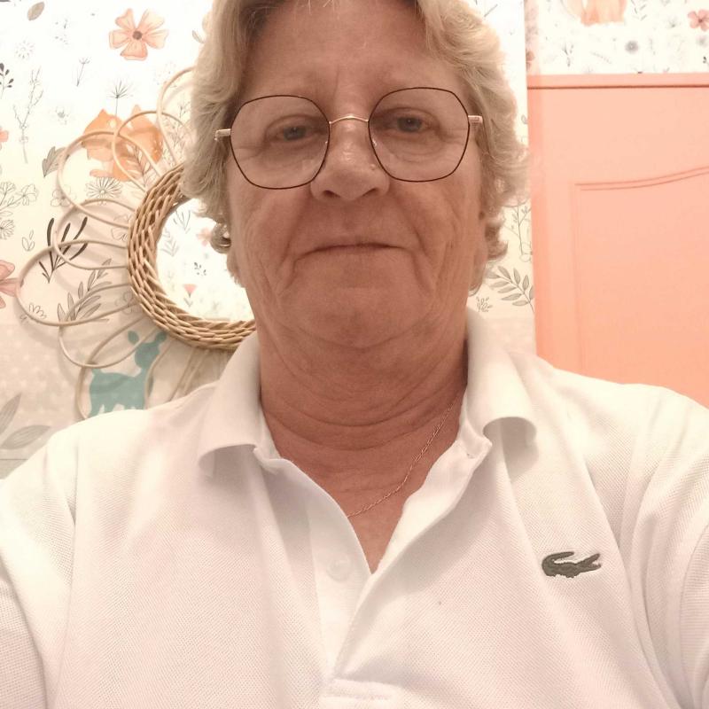 nanie 66 ans Saint Just en Chaussée
